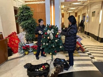 圣誕樹裝飾_辦公物業(yè)公司